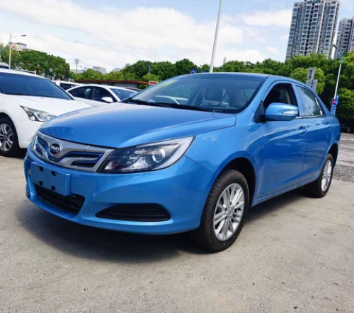 Popular Sedan Blue Taxi Model 2024 E5 Fast Charging Time 405km Range 130 km/h Fast Speed Pure Electric Car