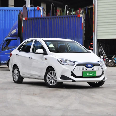 JAC iev7 Cheap New Electric Cars Made in China Cheap High Speed Cars 310km In Stock Auto Ev High Speed Electric Car Vehicles